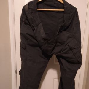 Two 511 cargo pants (Dark grey and Tan)